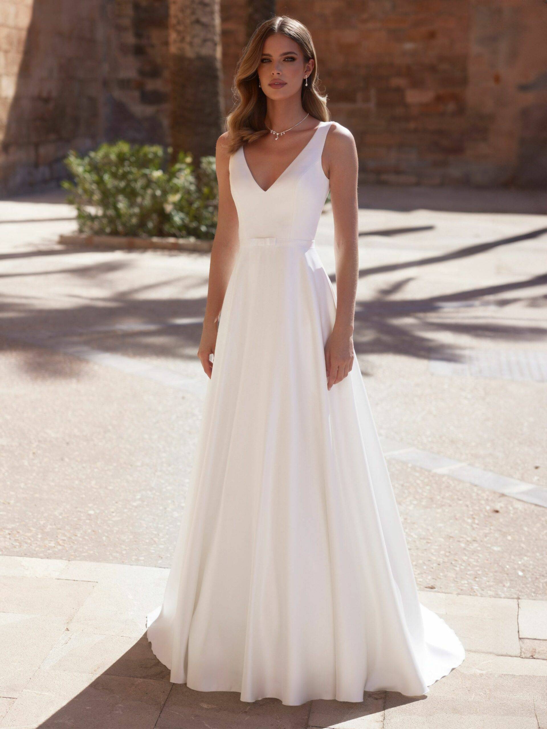 bianco-evento-bridal-dress-regina-_1_ Regina – Image 1