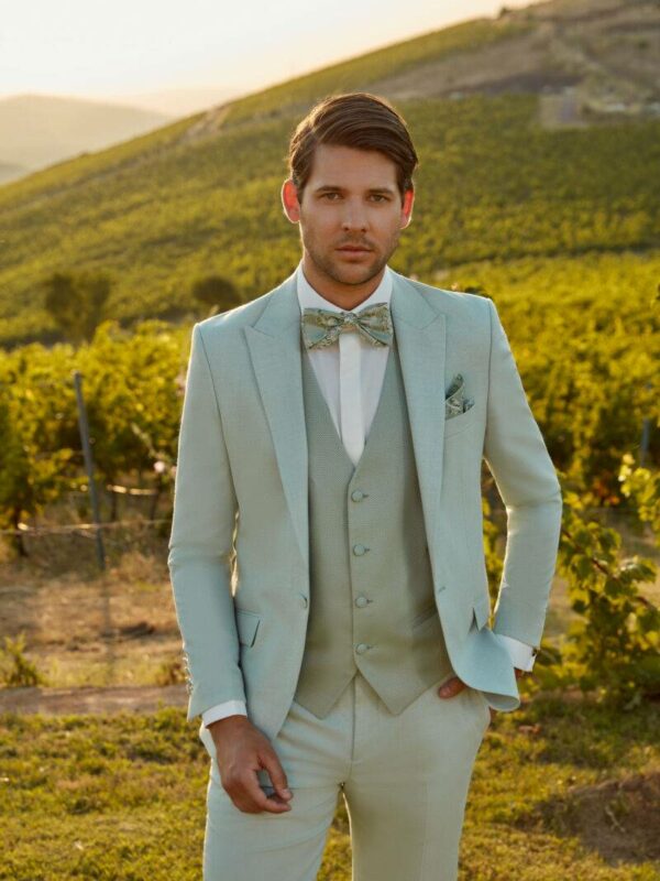 Costume de mariage vert sauge clair 3 pièces Crinoligne BENIS Seul — Wind's Mariages Rivery