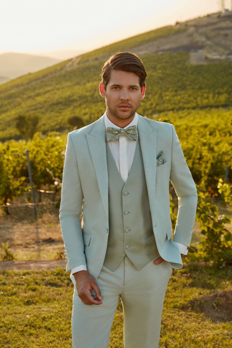 SEUL VERT Costume de mariage vert sauge clair 3 pièces Crinoligne BENIS Seul — Wind's Mariages Rivery