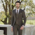 Costume de mariage marron taupe 3 pièces Roberto Vicentti — Wind's Mariages Rivery