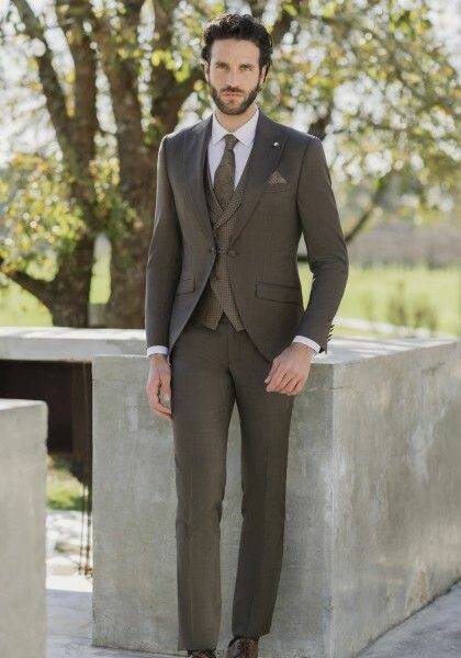 Costume de mariage marron taupe 3 pièces Roberto Vicentti — Wind's Mariages Rivery