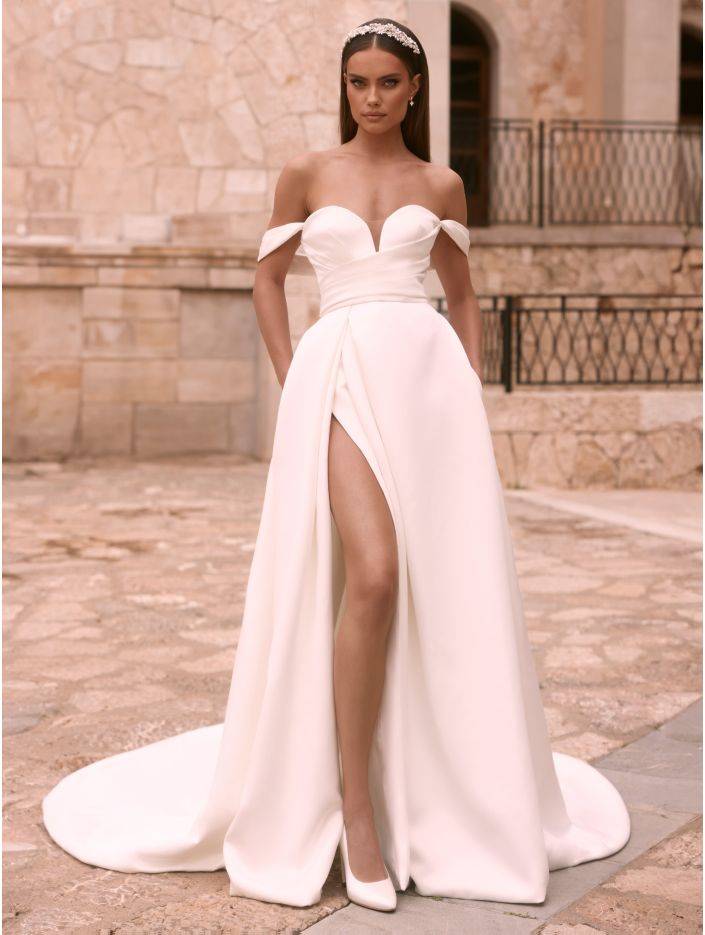 AGRIAS Robe de mariée blanche épaules dénudées avec fente élégante